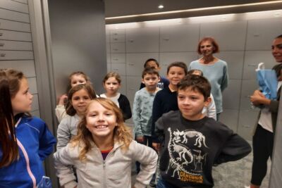 2b In der Sparkasse