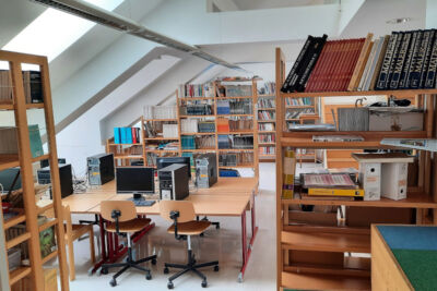 Rundgang durch die Bibliothek
