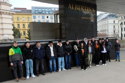 Die 4. Klassen besuchen die Albertina
